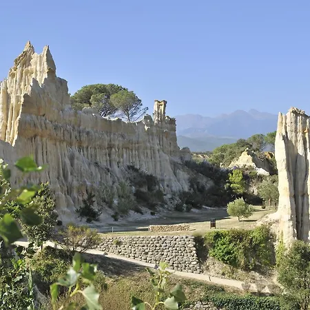 Parco vacanze Vvf Villages « Les Portes Du Roussillon » 2*