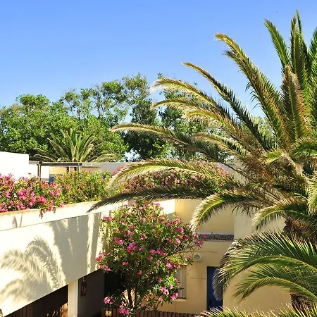 Village de vacances Vvf Villages « Les Portes Du Roussillon » 2*